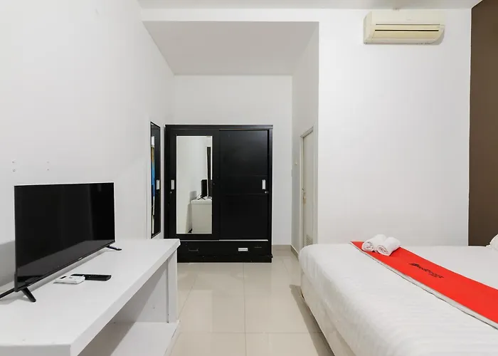 RedDoorz Syariah near Taman Air Mancur Bogor Hotel